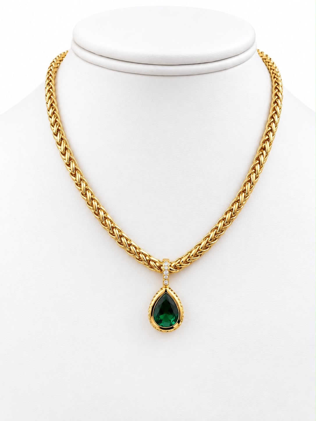 Esmeralda Choker