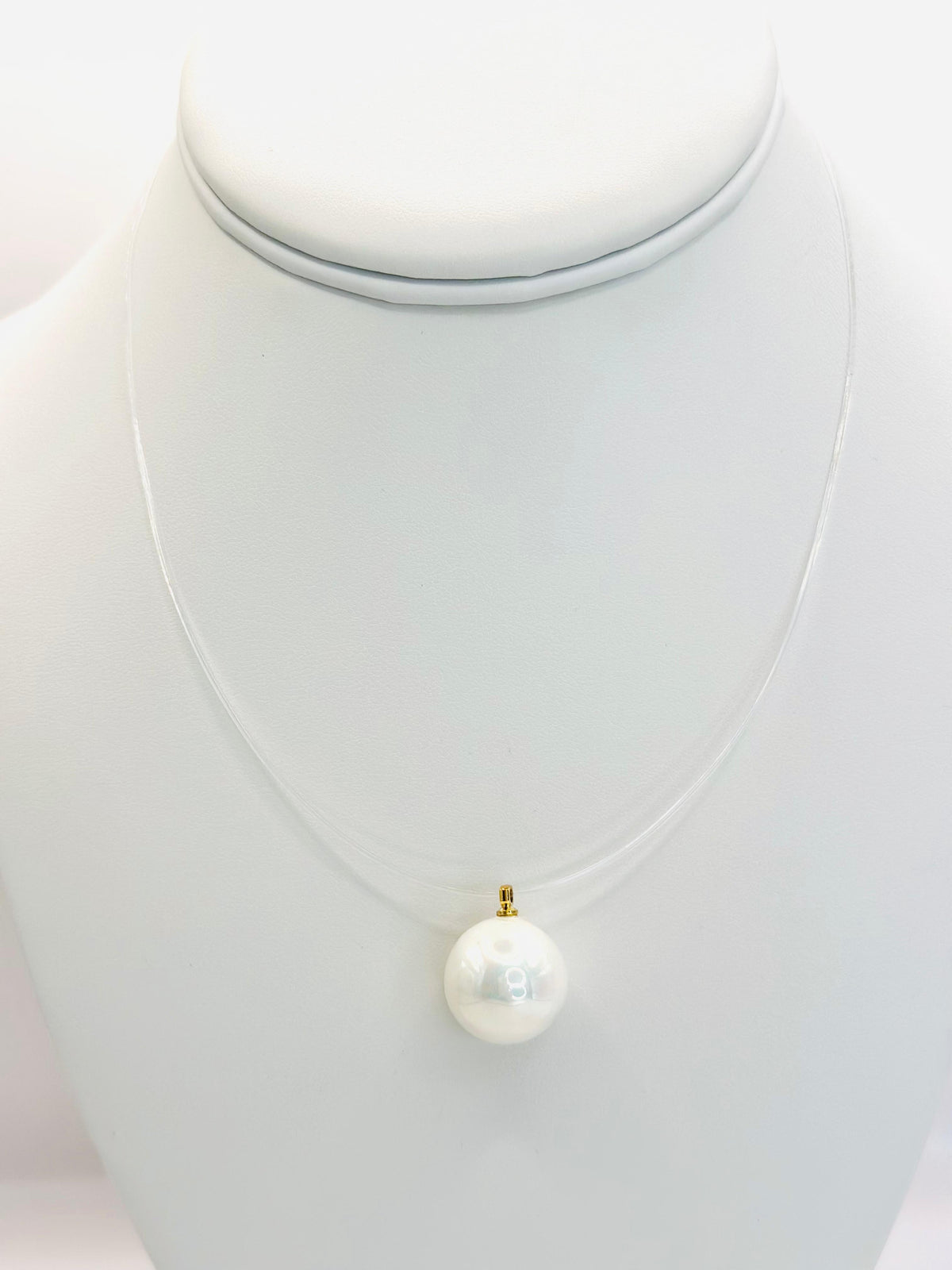Transparencia pearl choker