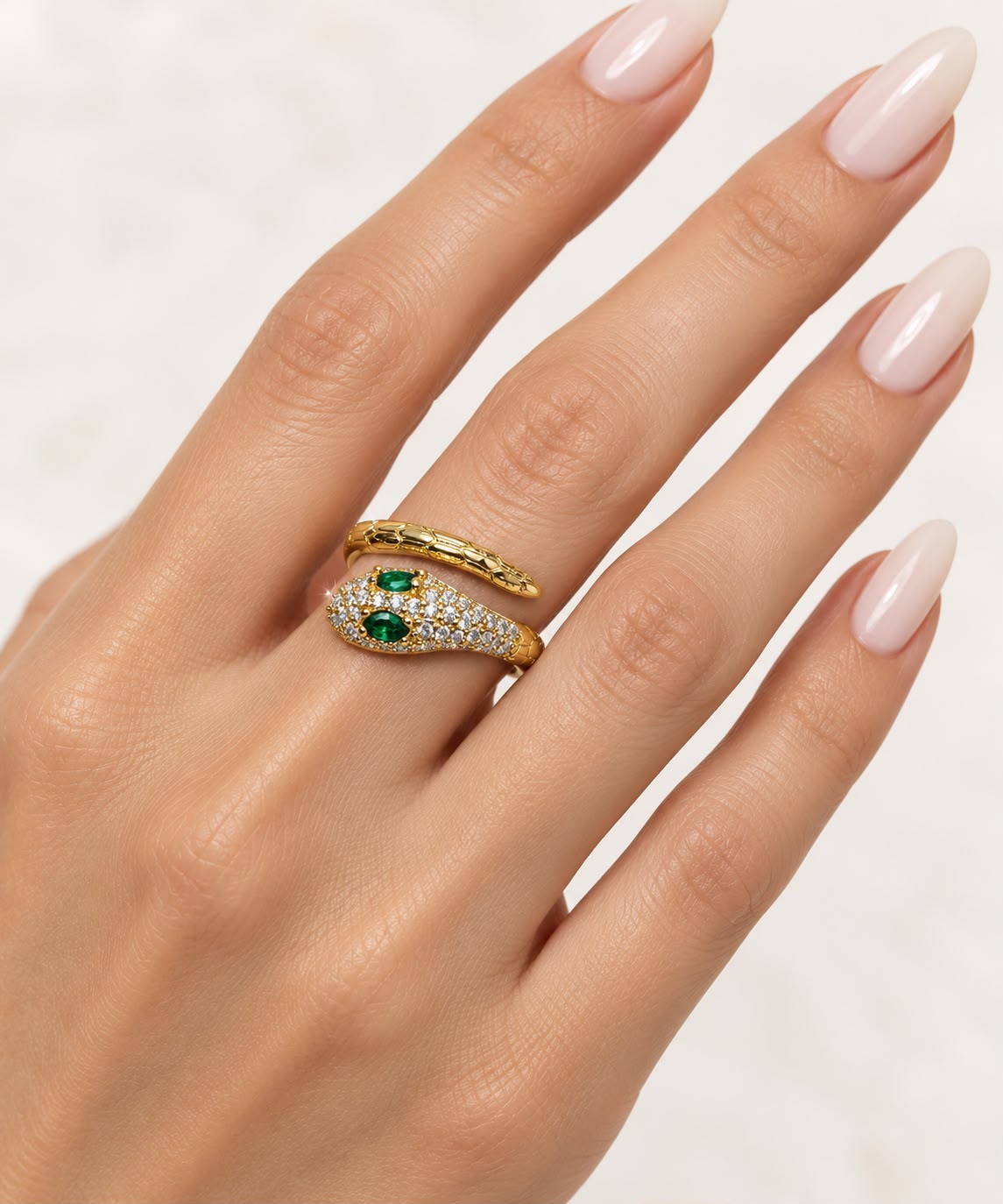 Snake esmeralda ring